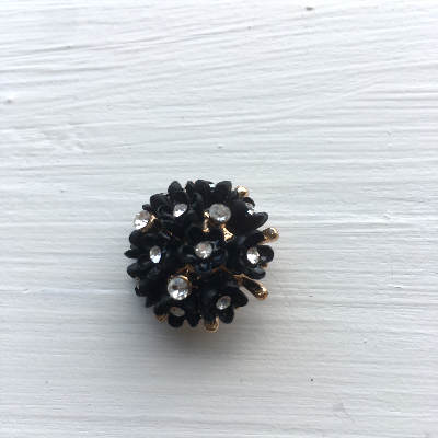 Bouton bouquet strass noir