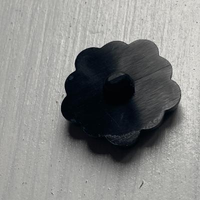 Bouton fleur noire 