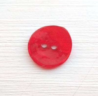 Bouton façon nacre rouge