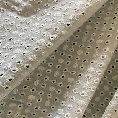 Tissu broderie anglaise blanche