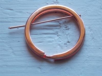 Gold steel pink broken ring