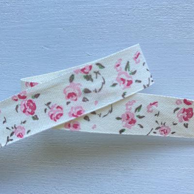 Serg� de coton roses anciennes