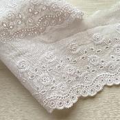 Broderie anglaise large blanche